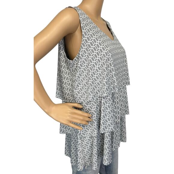 2/$15 Susan Graver Tiered Tunic Tank Top Gray White Sleeveless V-Neck Size M - Picture 3 of 9